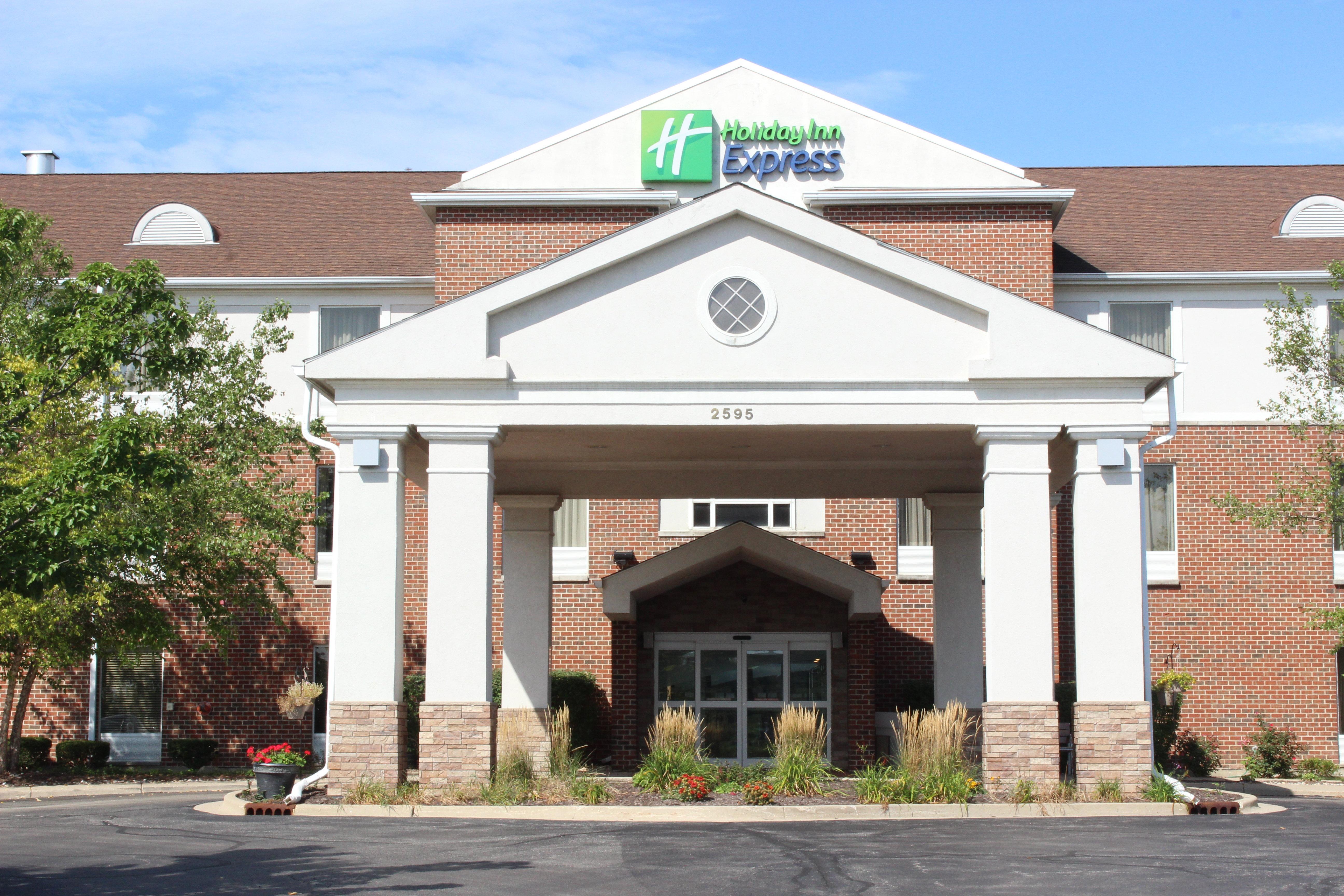 Holiday Inn Express Hotel & Suites Chicago-Algonquin Exterior photo