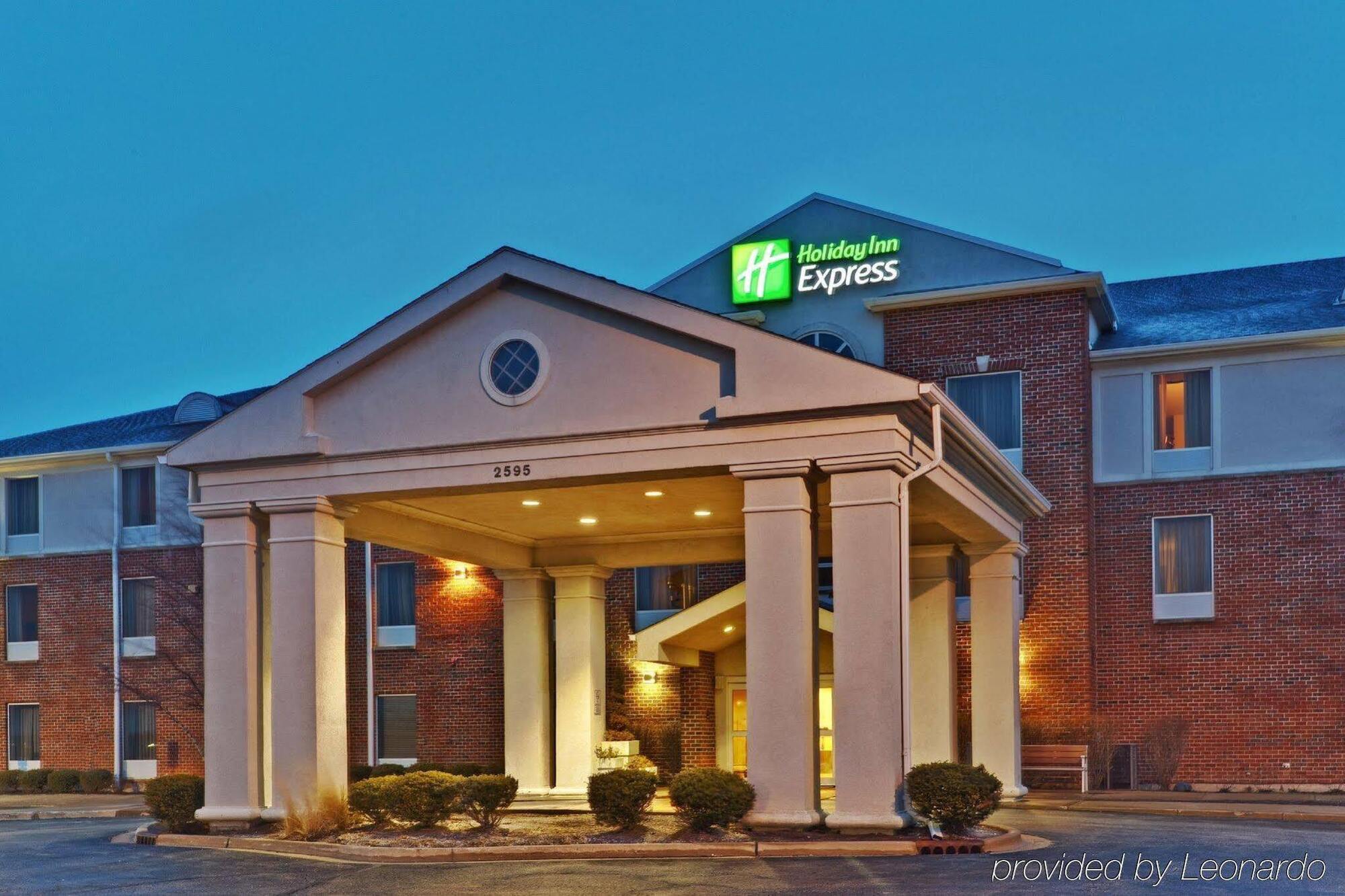 Holiday Inn Express Hotel & Suites Chicago-Algonquin, An Ihg Hotel Exterior photo